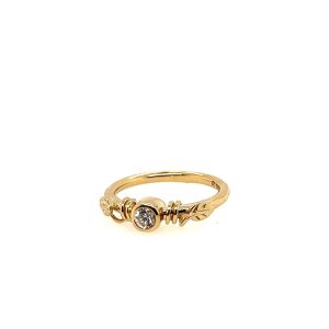 Gullring med blader og rund zirconia