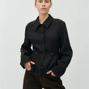 Yraella-M, Blazer