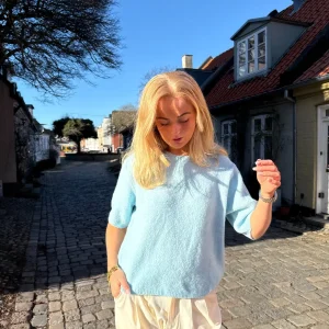 Frida Short Sleeve Knit Pullover - Light Blue