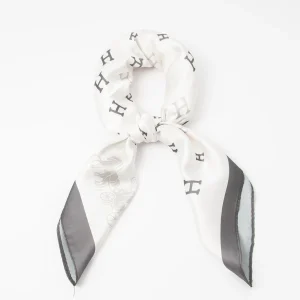 823150  Skjerf, Lite skjerf H-print - lys oliven