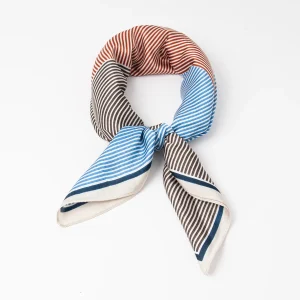 828046  Skjerf, Lite skjerf stripet print - lys blå