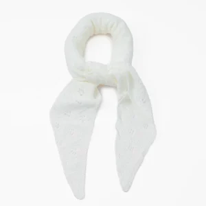 884803 Skjerf, Strikket lite triangel skjerf  - offwhite