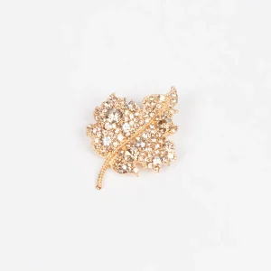 909262 Broche, Blad formet brosche med strass stener - gull