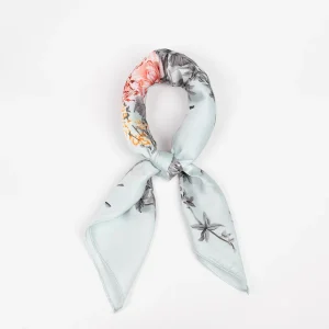 910946  Skjerf, Lite skjerf store blomster - lys blå