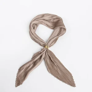 915505  Skjerf, Lite plizze skjerf med skjerf ring - beige