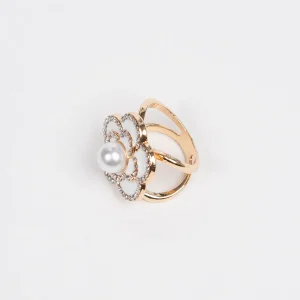 916702 Skjerf ring - Emaljeprintet skjerfring med strass stener og perle - hvit/gull