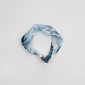 925444  Skjerf, Mini skjerf med  perle-magnet -blått/hvit