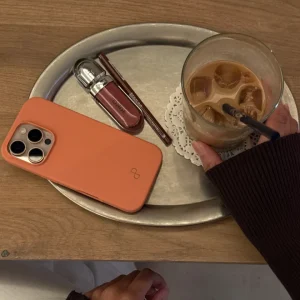 iPhone 14 Pro Cover - Peach