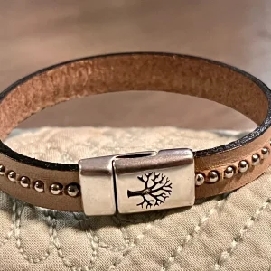 Nude armbånd med studslenke