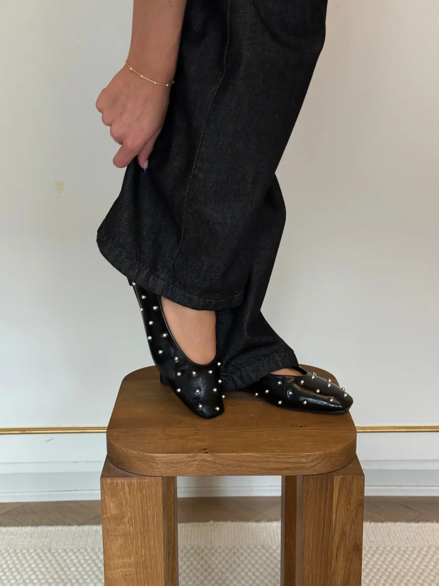 Emma Stud Ballerina - Black