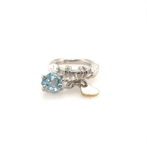 Bladring med hengende gullhjerte og skyblue topaz