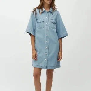 Mira-M, Dress