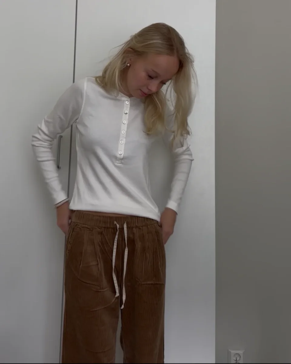 Gillian Corduroy Trousers - Image 4