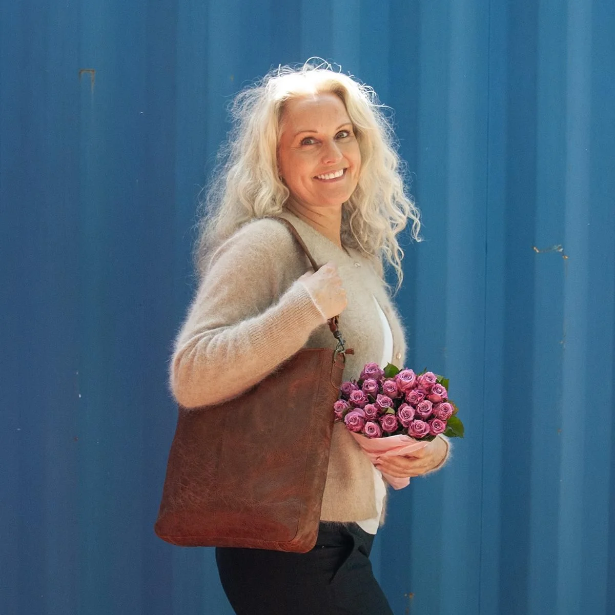 803511 Skinnveske, LEA crossveske med dobbel rem - brun